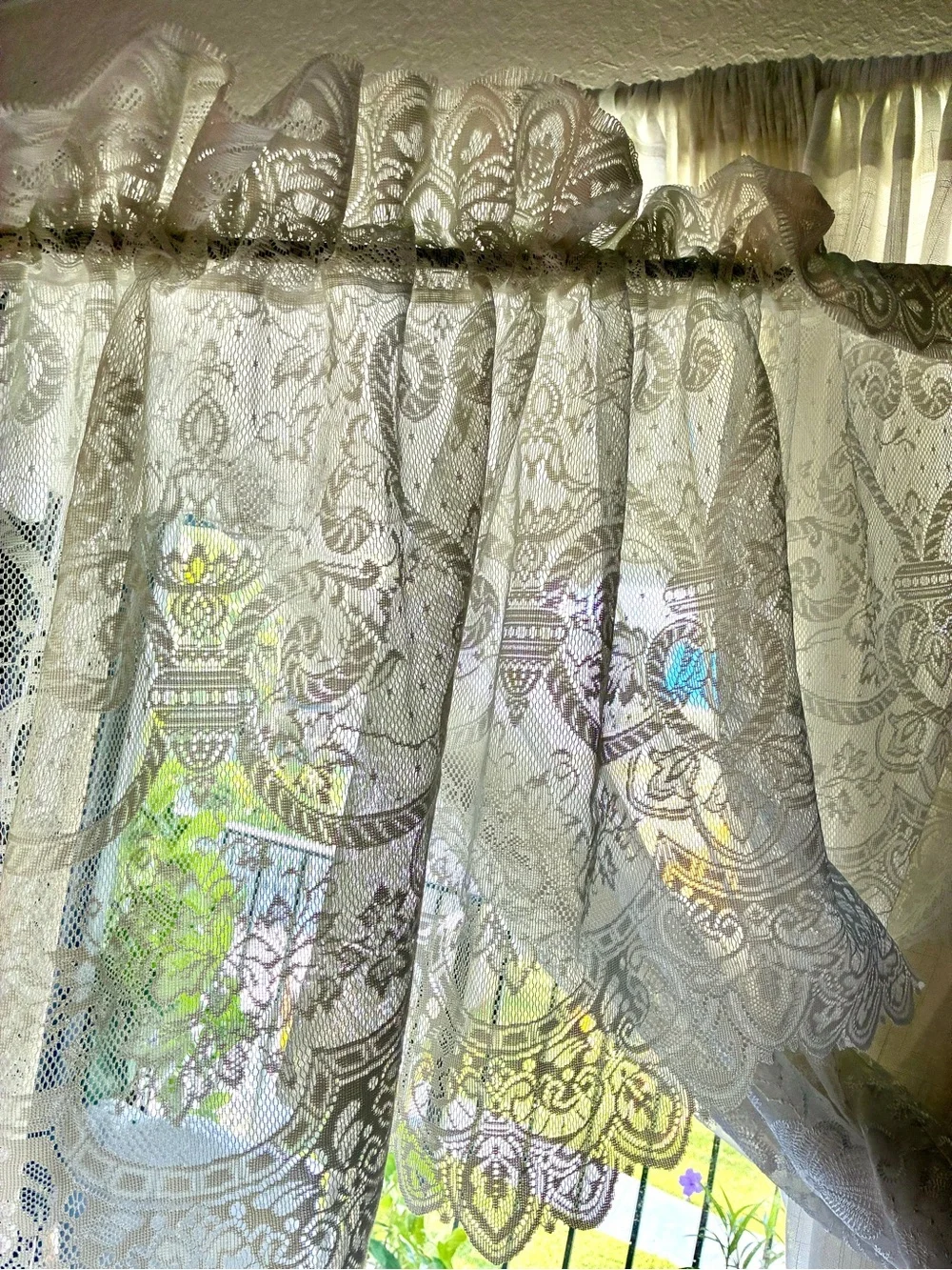 Vintage White Floral Lace window valance Curtain 62” w x 19” L Victorian style